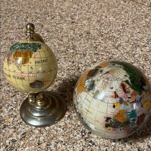 Elegant Cream and Gold Globe Set